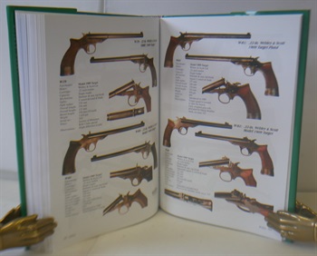 The Hayes Handgun Omnibus: A Catalogued Encyclopaedia of Collective Pistols and Revolvers
